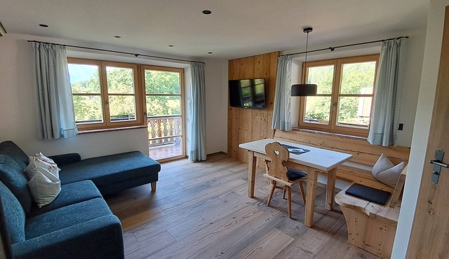 Vacation apartment 1 - Guesthouse Becher, Kreuth-Point