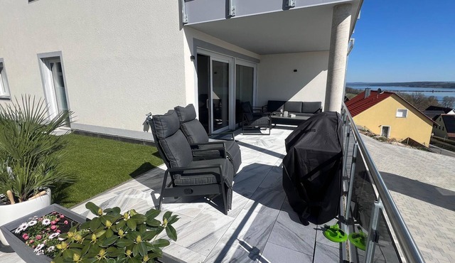 Vacation apartment (65sqm) with terrace