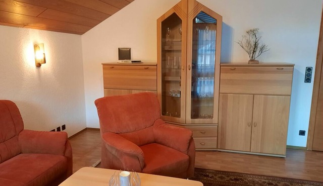 Vacation apartment (90sqm) in a quiet location right on the edge of the forest