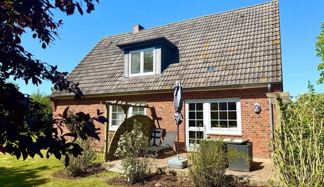 Vacation apartment/apartment for 5 guests with 80m² in Utersum (109705)