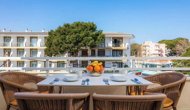 Vacation Apartment Casa Laura with Wi-Fi, Balcony & Garden