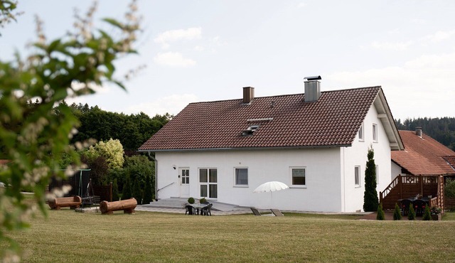 Vacation apartment/apartment for 4 guests with 65m² in Breitenberg (93100)