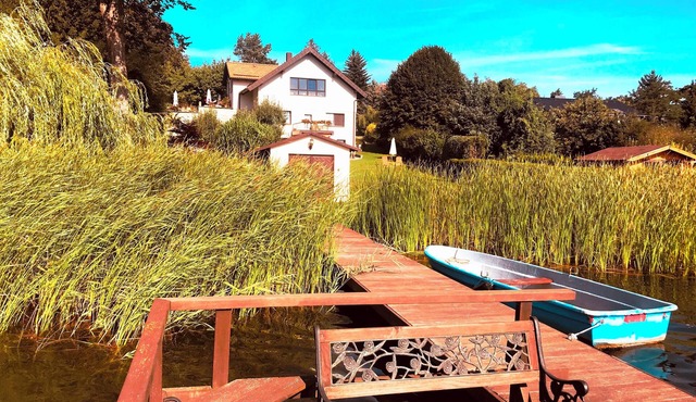 Vacation apartment "Haus am See" with direct water access