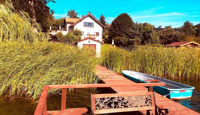 Vacation Apartment – House by the Lake