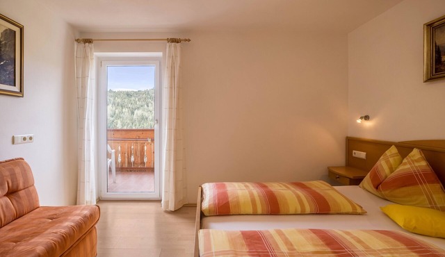Vacation Apartment "Gitschbergblick" close to Skiing & Hiking Areas with Mountain View & Wi-Fi