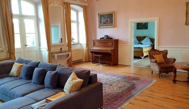 Vacation apartment in the castle "Hesse von Hilbringen" - Schloss Hilbringen