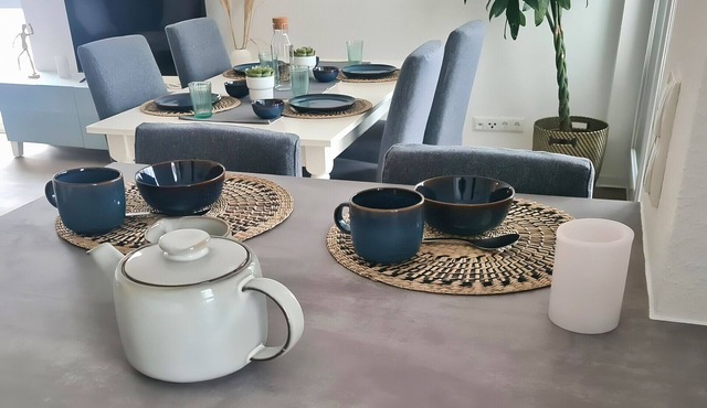 Vacation apartment MainStyle Hanau - for 5 people, with balcony, WLAN & parking space
