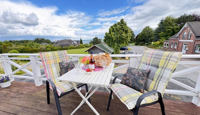 Vacation apartment Nordlicht with sea view balcony for up to 2 persons (with child/dog)