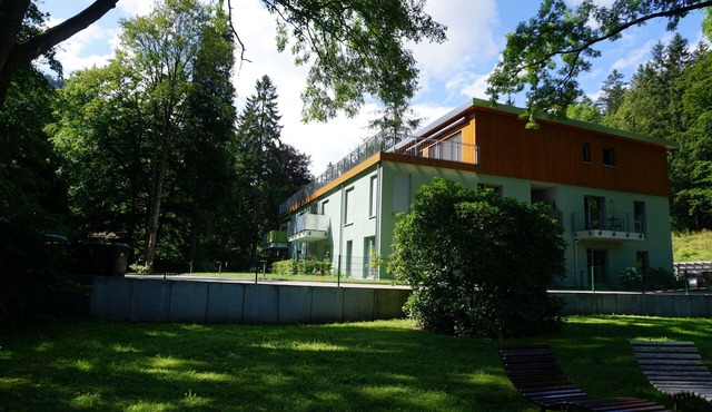 Vacation apartment on the edge of the forest with telephone and internet