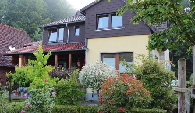 Vacation apartment, shower, WC, 2 bedrooms - Ferienhaus Buren-Hof