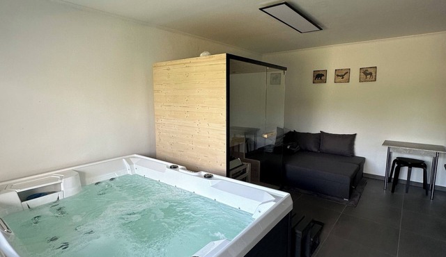 Vacation apartment with whirlpool and sauna