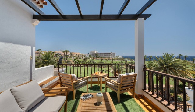 Vacation 'Atlantic Color Views' with Sea View, Shared Pool and Wi-Fi