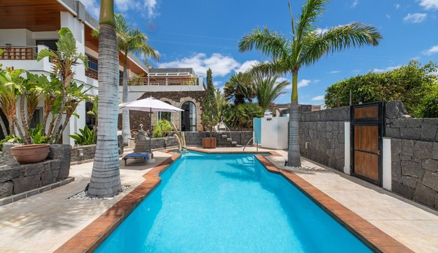 Vacation 'Bianca Tajinaste' with Sea View, Private Terrace and Wi-Fi