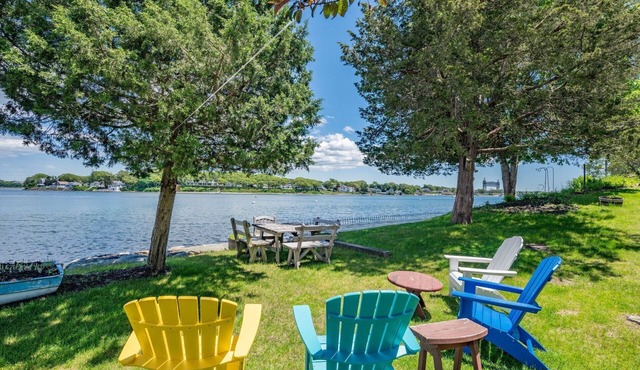 Vacation Bliss: Bay Views & Beach Access