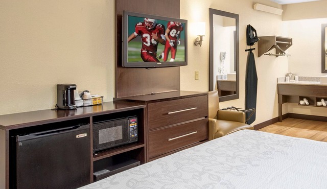 Vacation Day Is Always A Great Idea! Free Parking and Pet-friendly Property