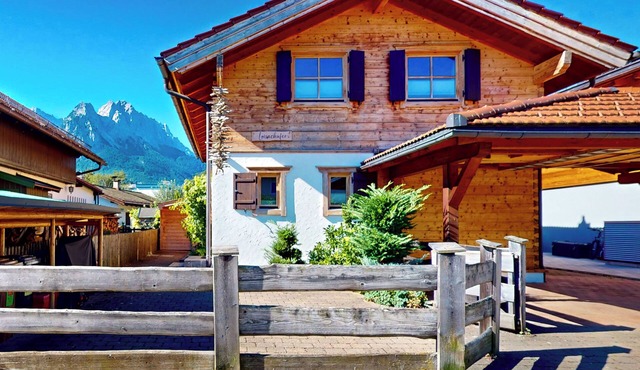 Vacation living for the whole family directly at the Loisach river