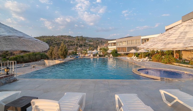 Vacation Flat w Pool, Garden in Bodrum