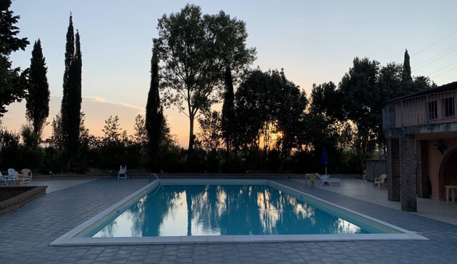Vacation house with pool and garden