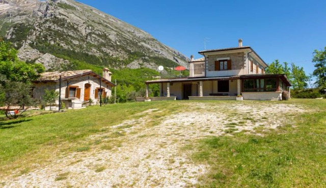 Vacation home Acque Vive (TPI100) in Taranta Peligna - 10 persons, 4 bedrooms