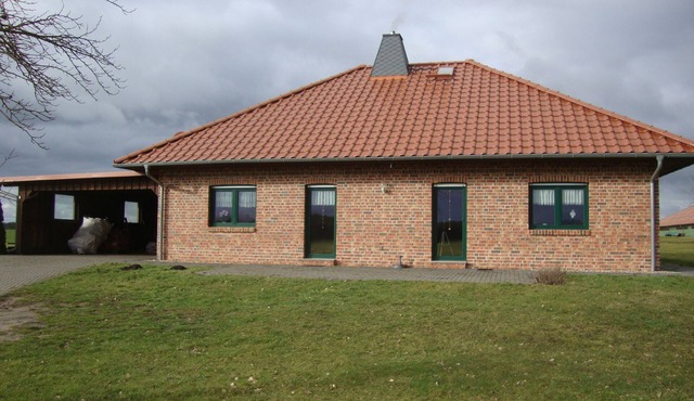 Vacation home Am Wolfspfad with wildlife observation, unique nature, near Waldbad