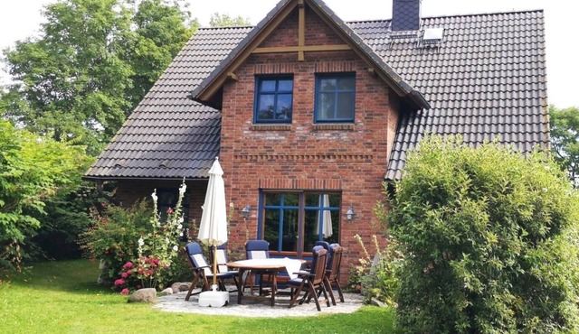 Vacation home Arkona - Large garden, cozy fireplace and perfect location