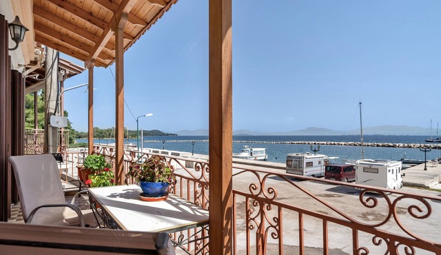 Vacation Home "Barba Panais' House" with Balcony & Sea View