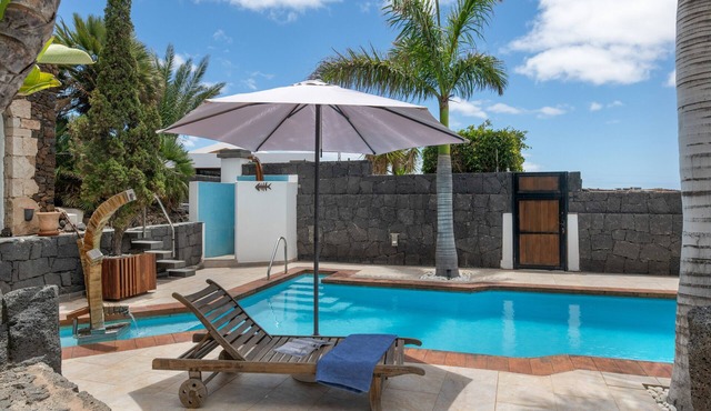 Vacation Home 'Bianca Cactus' with Sea View, Private Terrace and Wi-Fi