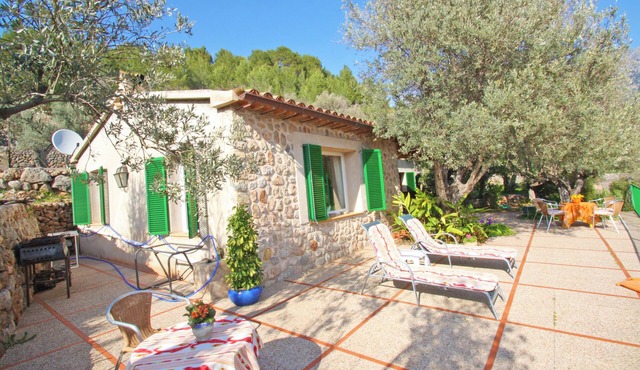 Vacation Home "Can" Bac with Mountain View, Garden & Terrace