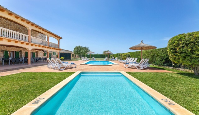 Vacation Home Can Grau with Pool & Wi-Fi