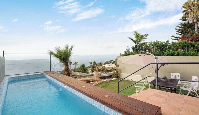 Vacation Home 'Casa Blanca' with Sea View, Private Pool and Wi-Fi