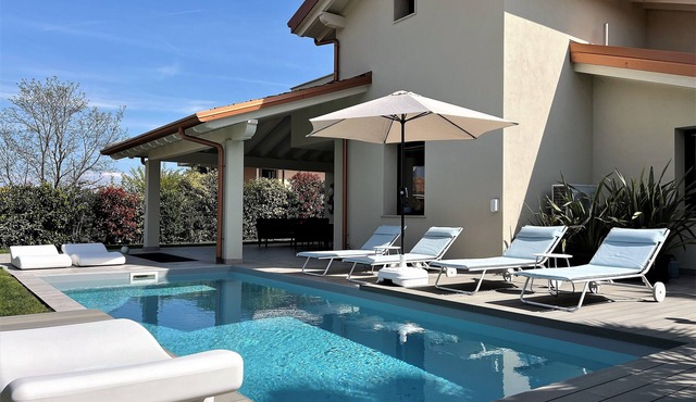 Vacation home "Casa sulle colline di Barcuzzi" Pool, garden & barbecue