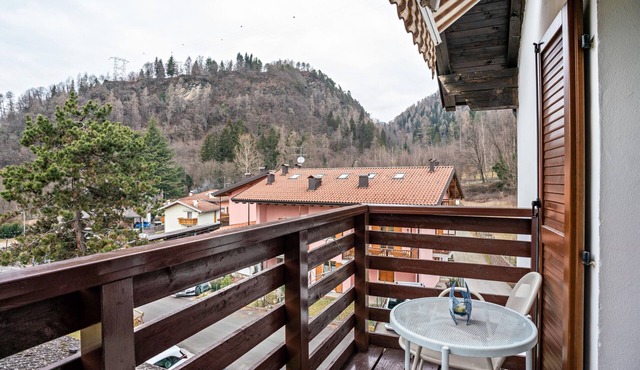Vacation Home "Chalet Bella Vita Pergine Valsugana" with Mountain View, Shared Terrace & Wi-Fi