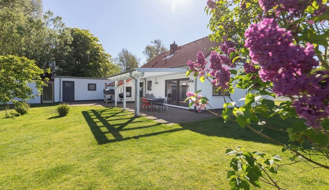 Vacation home Deichglück in Tönning for up to 8 people