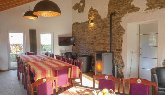 Vacation home Eifellandhaus (up to 21 persons) - South Eifel Family- u.