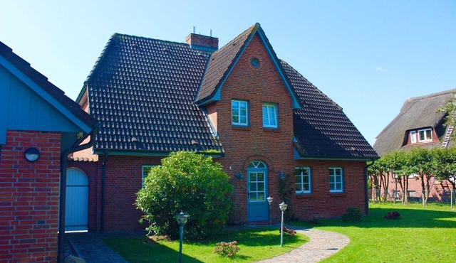 Vacation home for 4 guests with 85m² in Utersum (171714)