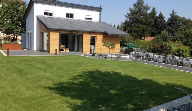 Vacation home for up to 6 people with large garden, 3 bedrooms and 2 bathrooms <b