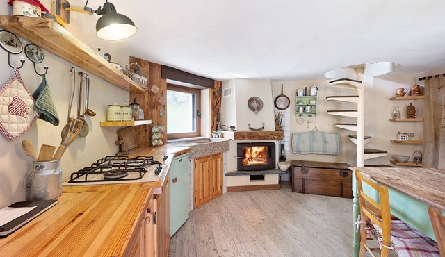 Vacation Home "Il Teccio Di Sandro" with Private Garden & Wi-Fi