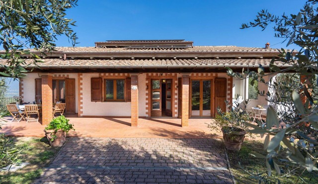 Vacation Home in Pergine Valdarno with 3 bedrooms sleeps 6