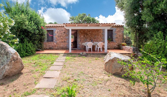 Vacation Home "La casa vista isola" with Sea View, Terrace & Garden