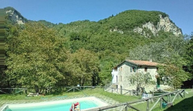 Vacation Home "Luxury Suite La Grotta Del Vento" with Mountain View, Shared Pool & Wi-Fi