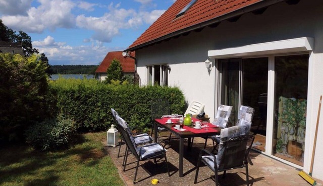 Vacation home Mecklenburgische Kleinseenplatte - on the lake & in a quiet location