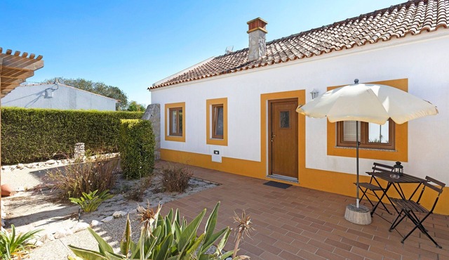 Vacation Home Monte do Tanoeiro - Casa da Barrica with Wi-Fi & Garden