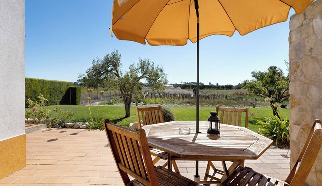 Vacation Home Monte do Tanoeiro - Casa Tonel with Wi-Fi & Garden