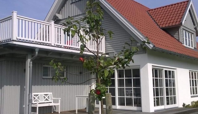 Vacation home " Strand 22 ", on the Baltic Sea, roof terrace, sauna, WLAN by SEASIDE