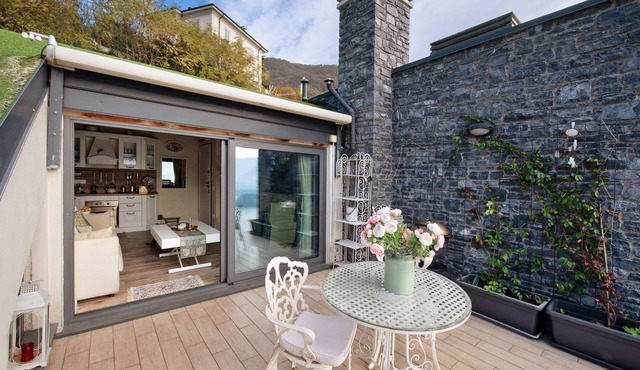 Vacation Home "Summer and Winter" with Lake View, Private Heated Indoor Pool & Wi-Fi