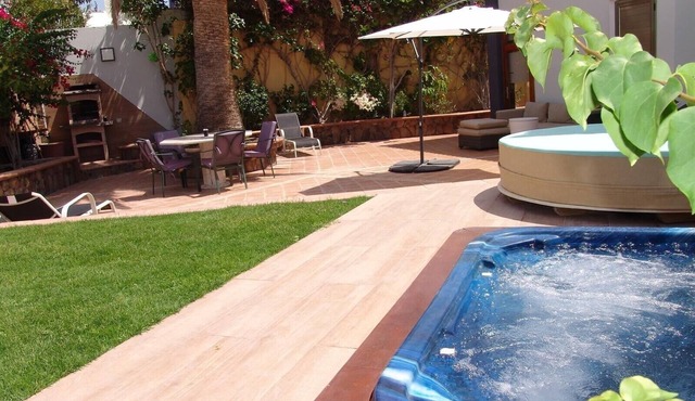 Vacation Home "Villa Bea II" with Mountain and Sea View, Wi-Fi, Garden & Terrace