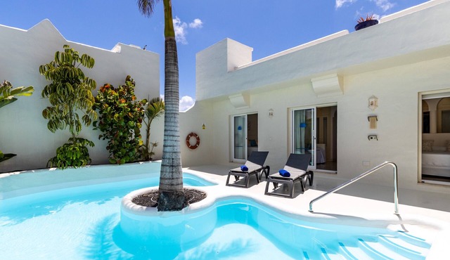 Vacation Home 'Villa 913' with Mountain View, Pool & Wi-Fi