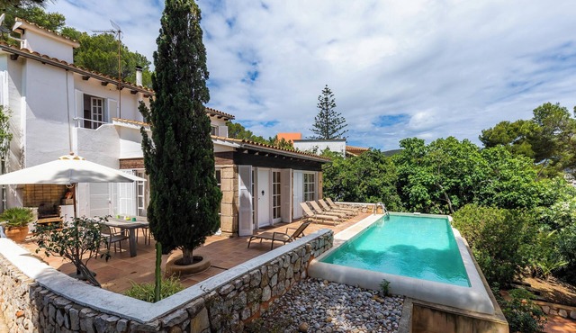Vacation Home Villa Cala Padri with Pool, Wi-Fi, A/C, Terrace & Garden