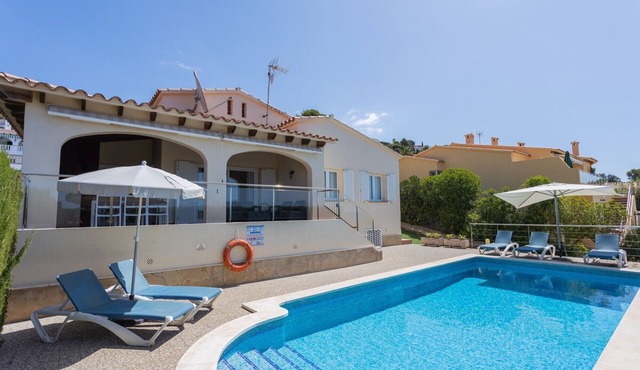 Vacation Home "Villa Primavera" with Sea View and Pool