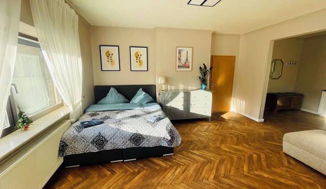 Vacation home with 12 single beds in the center